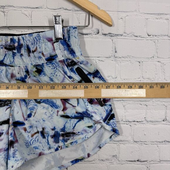 Lululemon Hotty Hot Shorts II Size 4 Athletic Run Abstract Artsy 4' Inseam Y2K - Picture 14 of 15